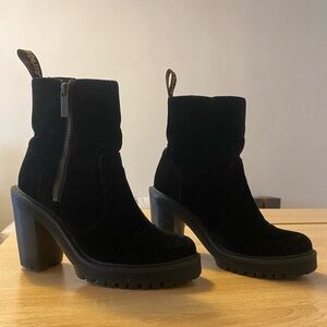 Velvet Heel Dr. Martens- Size 7